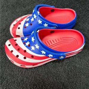 Crocs Patriotic Stars & Stripes Clogs – Kids J5